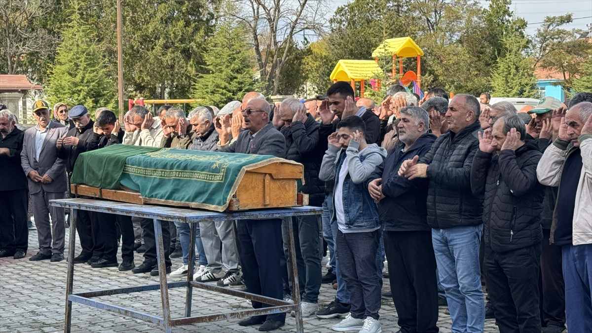 Manisa Akhisar\'daki kazada ölen 64 yaşındaki kadın Konya\'da toprağa verildi