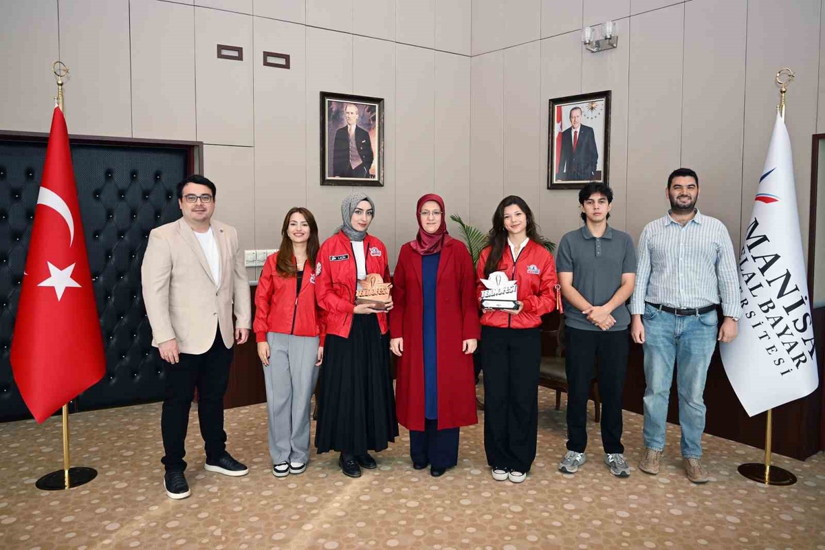MCBÜ öğrencileri TEKNOFEST 2026\'da finans ve edebiyat alanında derece kazandı