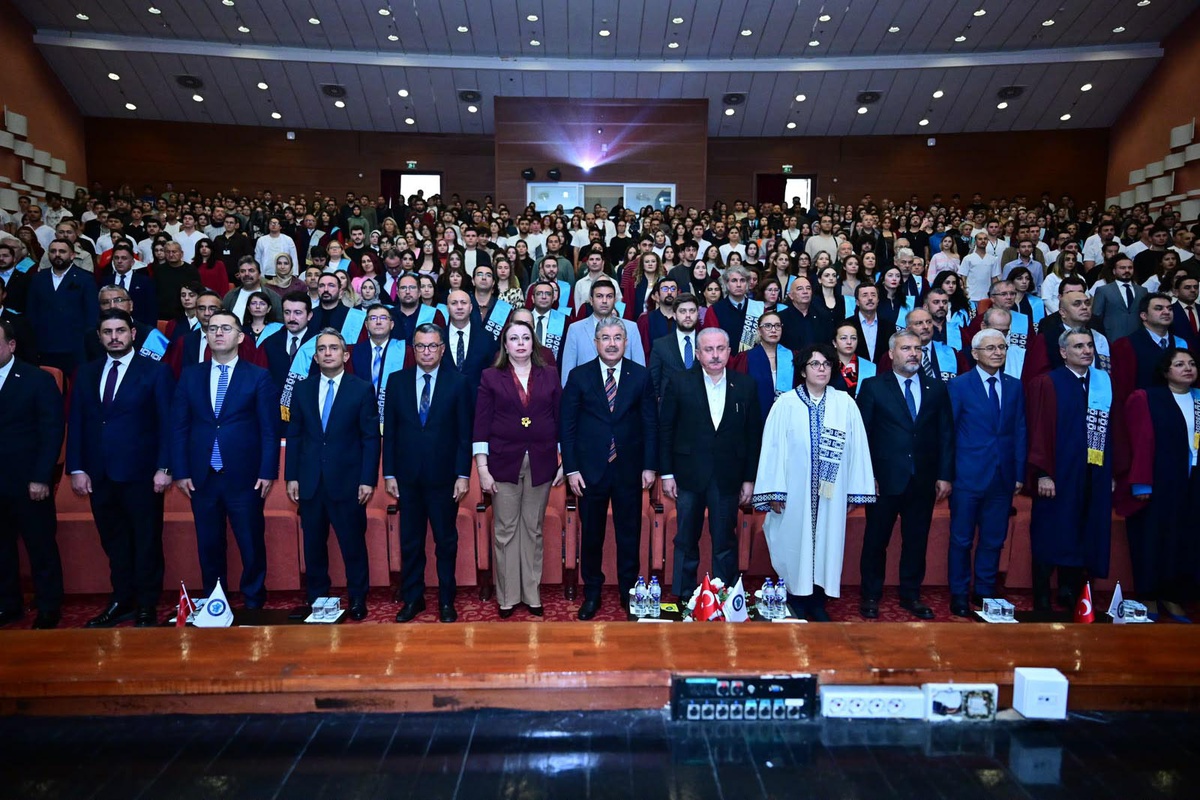 Şentop: Türkiye bölgede ve dünyada oyun kuran önemli bir aktör