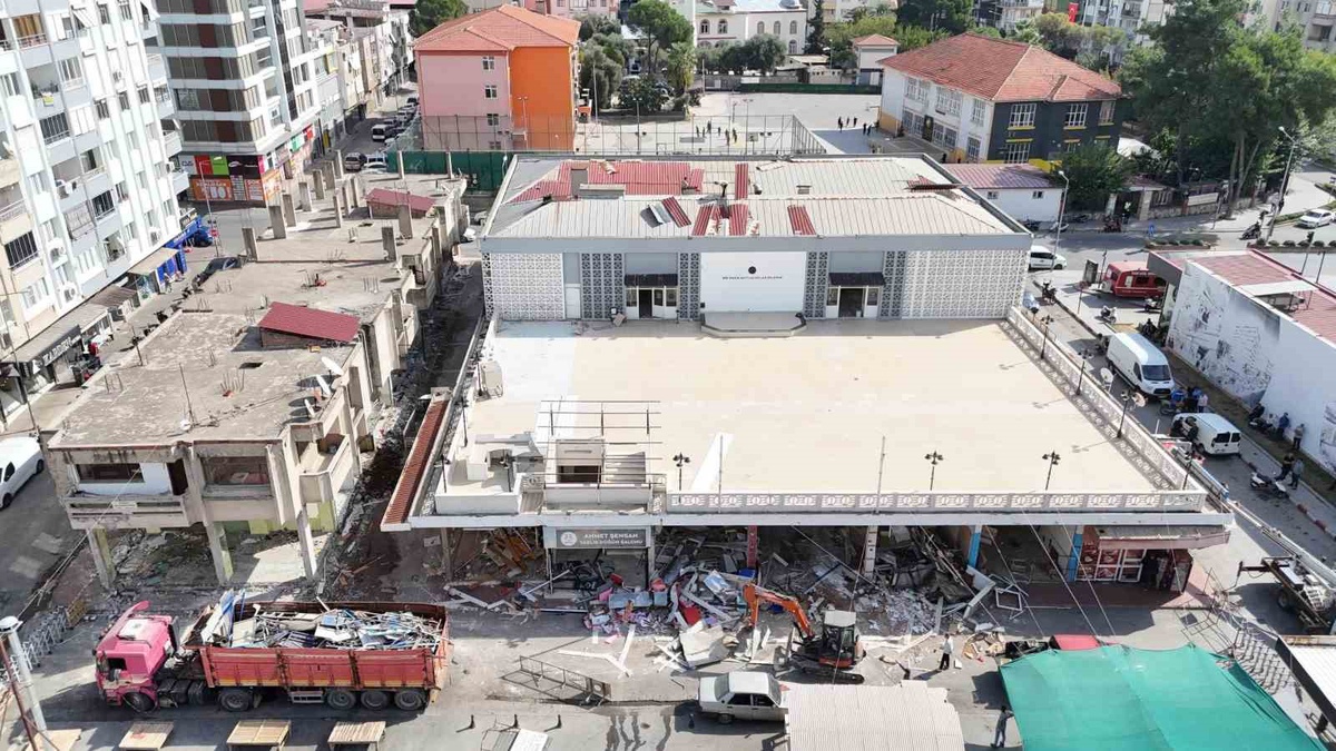 Nazilli\'de kültür merkezi yıkımı nedeniyle 15 Ekim\'de pazar kurulmayacak