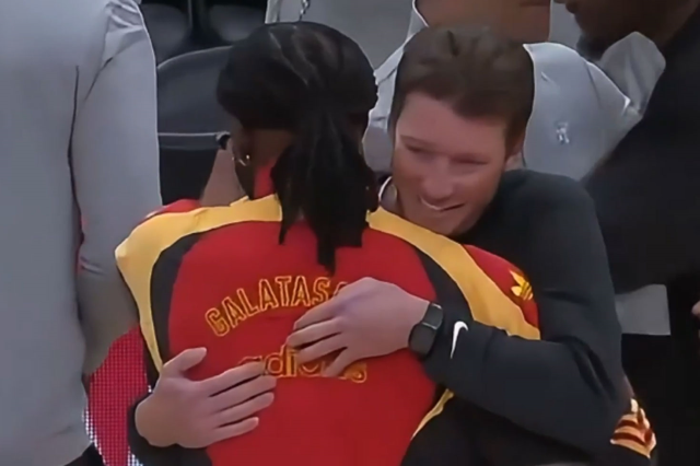 NBA yıldızından Galatasaray sürprizi! Geceye damga vurdu