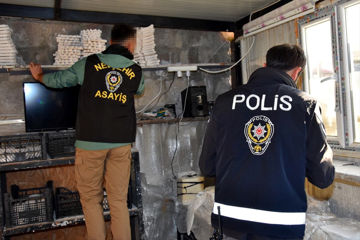 Nevşehir\'de fuhuş operasyonu yapan polis ve jandarma 26 şüpheliyi gözaltına aldı