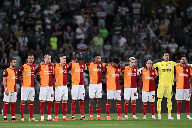 Okan Buruk gözünün yaşına bakmadı! Son maçta ıslıklanan yıldızı Barcelona karşısında yedek bıraktı