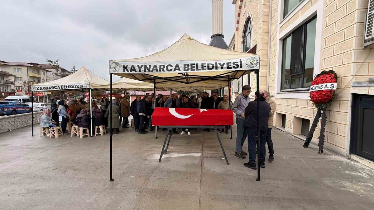 Rütbeleri sökülen 28 Şubat hükümlüsü Çetin Saner, Sakarya Kaynarca\'da toprağa verildi
