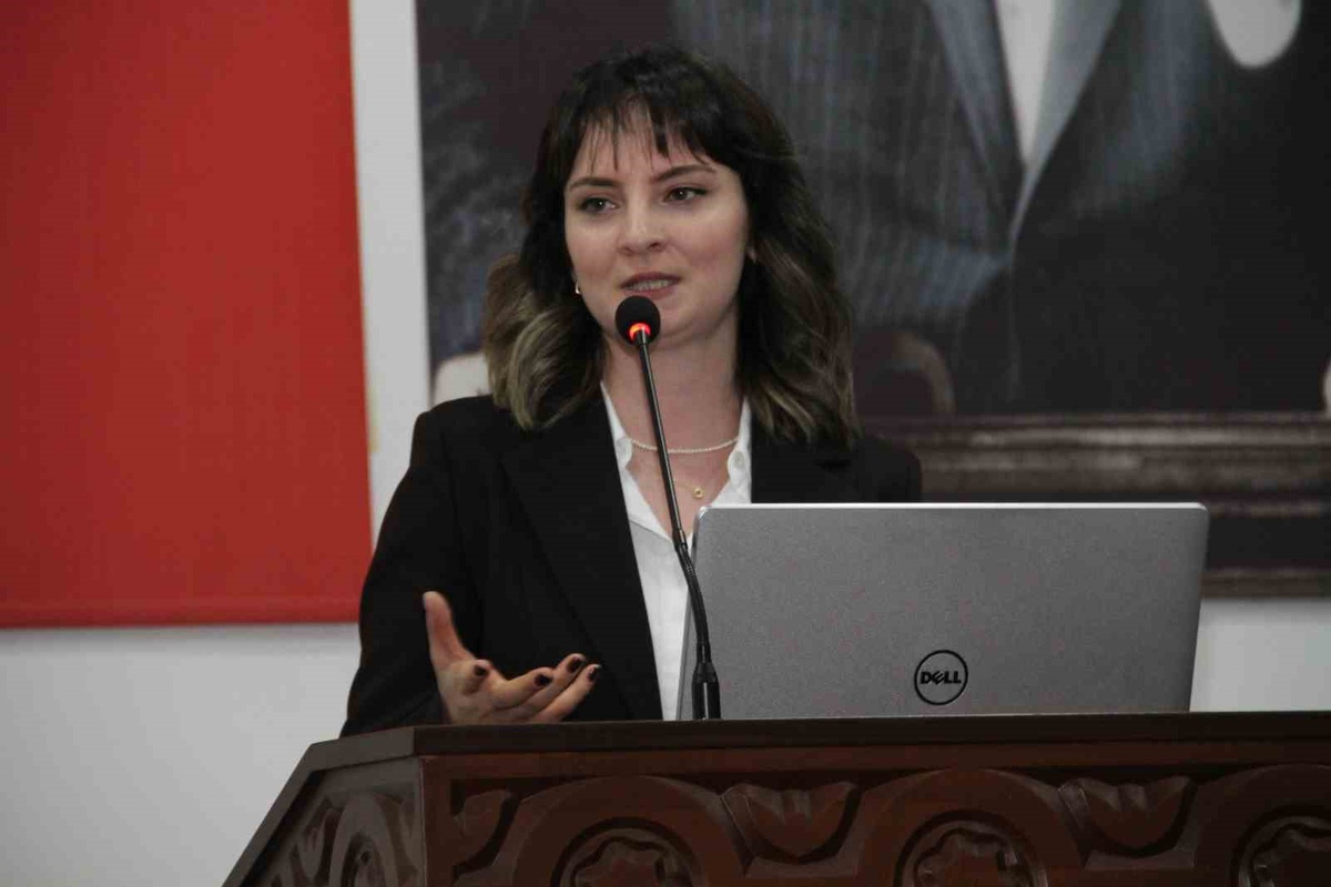 Samsun Çarşamba\'da meme kanseri seminerinde kadınlara erken teşhis anlatıldı