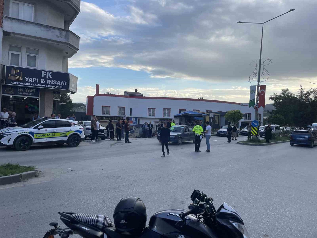 Samsun Kavak\'ta otomobilin çarptığı kadın ağır yaralandı, sürücü gözaltına alındı