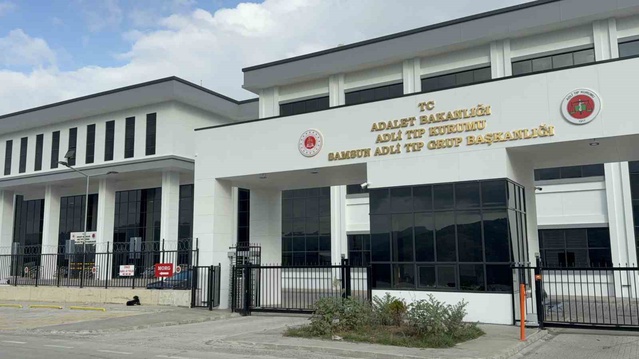 Samsun Terme'de dedesinin kullandığı araç 2,5 yaşındaki çocuğa çarptı, çocuk öldü.