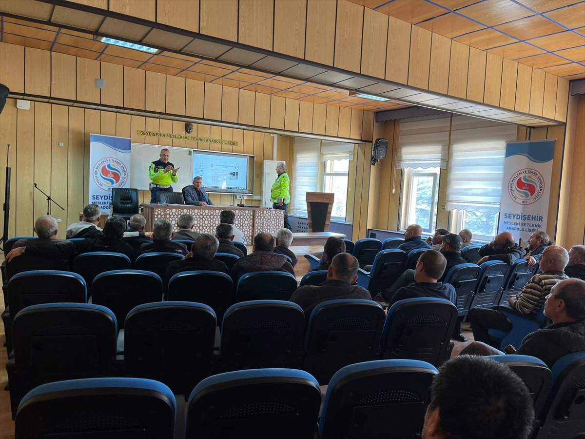 Seydişehir\'de servis sürücüleri ve okul müdürlerine güvenli sürüş eğitimi verildi