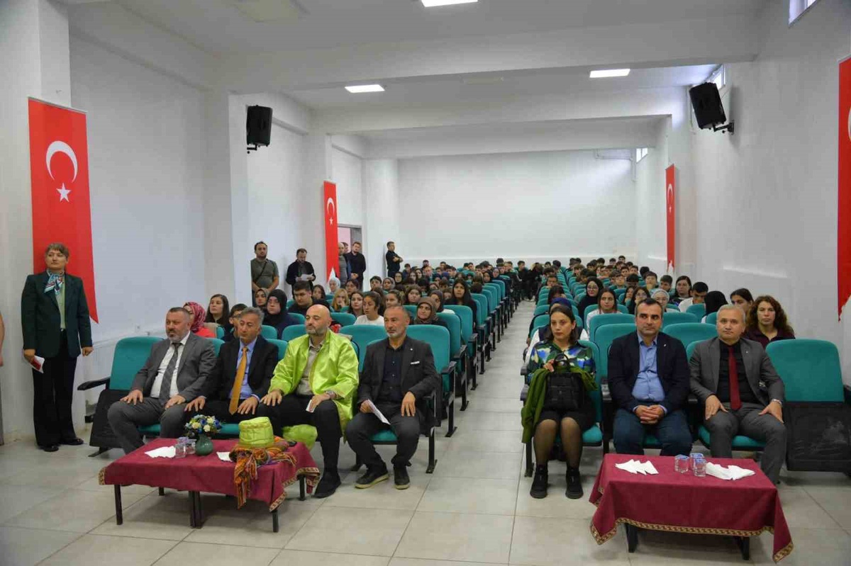 Sinop Türkeli\'de Ahilik Haftası programında çırağa geleneksel şed kuşatıldı