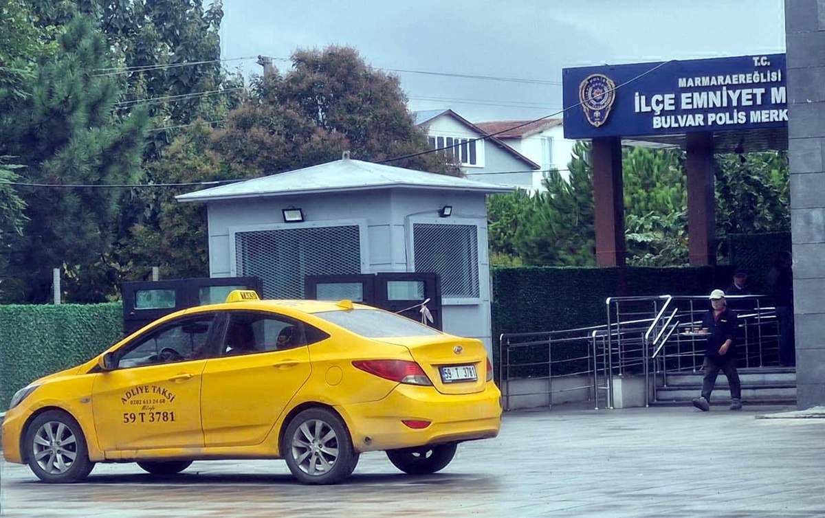 Tekirdağ\'da taksinin çarptığı motosikletin sürücüsü öldü, kaçan şoför yakalandı