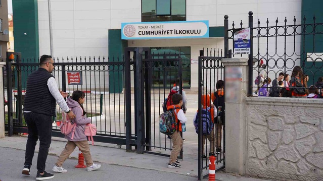 Tokat merkezindeki okullarda dezenfeksiyon tamamlandı, öğrenciler ders başı yaptı