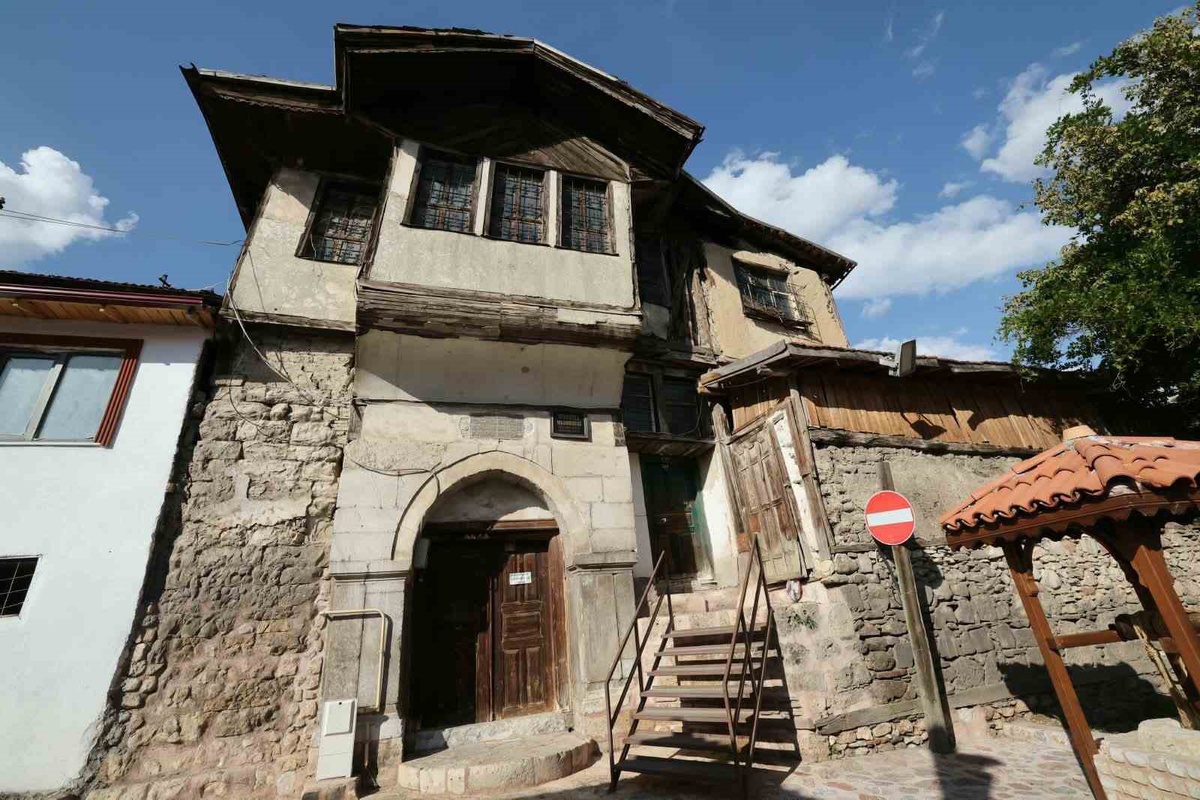 Tokat\'ta kentsel dönüşümde yıkımı Başkan Yazıcıoğlu başlattı, 262 konut planlanıyor
