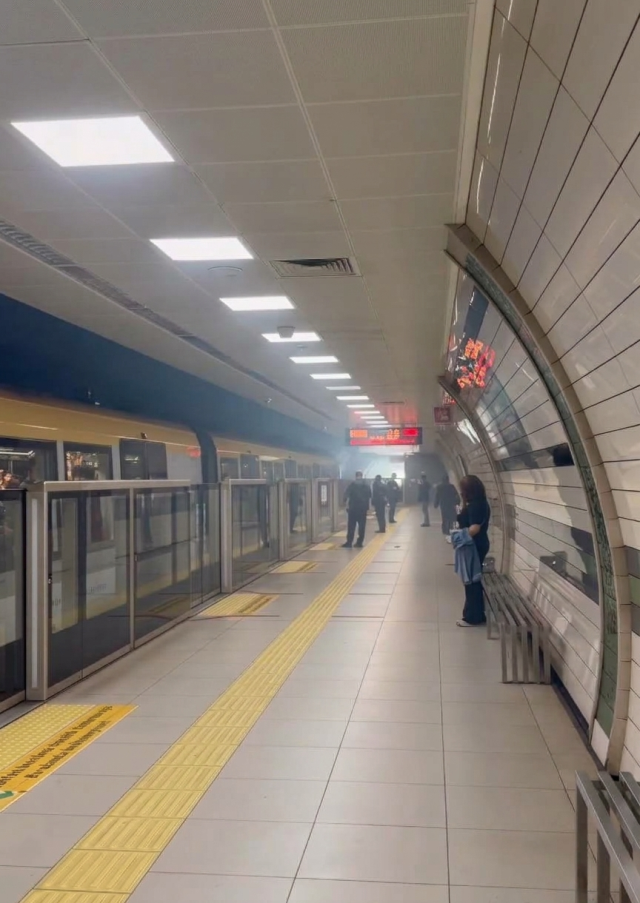 Üsküdar-Sultanbeyli metrosunda korkutan patlama! Bir anda dumanla kaplandı, işte o anlar