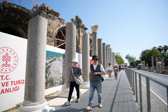 Ayhan Gök, Antalya'da Çinli turist sayısının ilk üç ayda yüzde 33 arttığını söyledi