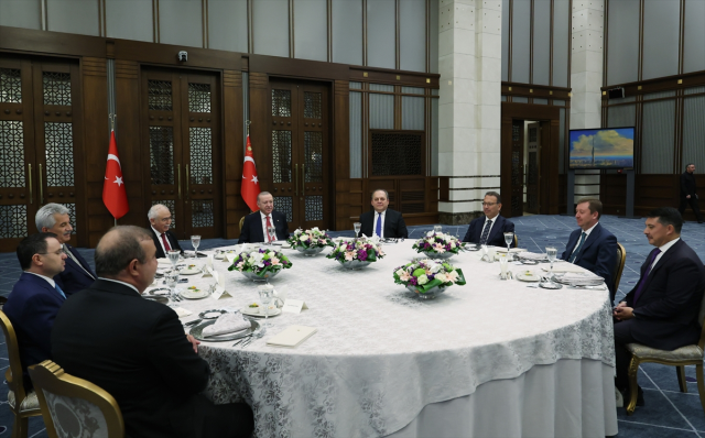 Cumhurbaşkanı Erdoğan, yüksek mahkeme başkanlarıyla yemekte bir araya geldi