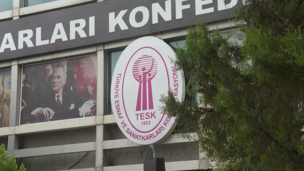 ABB Başkanı Yavaş, TESK Başkanı Yiğiner\'i ziyaret etti, esnafa destek mesajı verdi