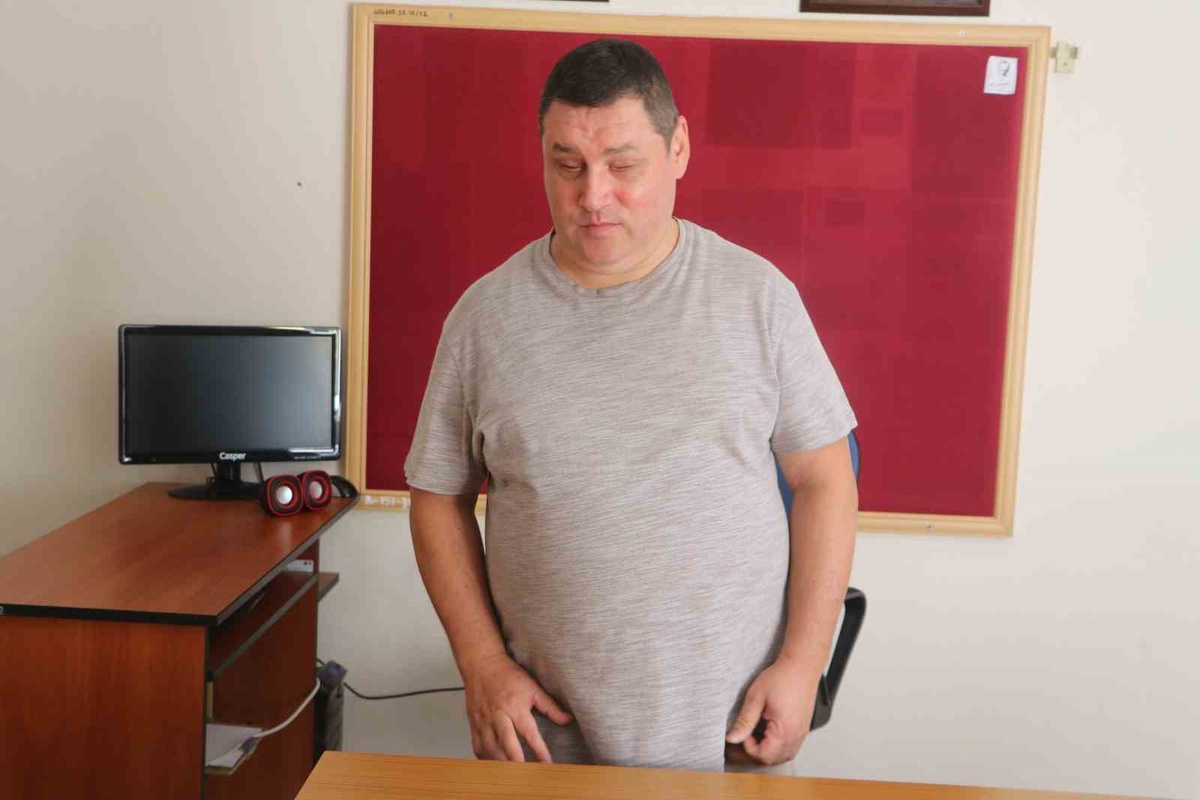 Görme engelli öğretmen Akyürek, Adana\'da 20 yıldır öğrencilere yol gösteriyor