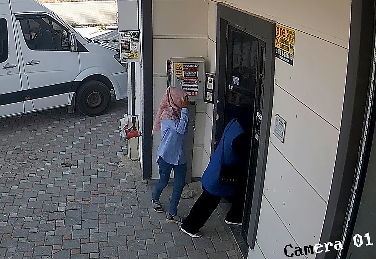 Adana Sarıçam\'da 10 bin lira ve çeyrek altın hırsızlığında Kibariye Soydam tutuklandı