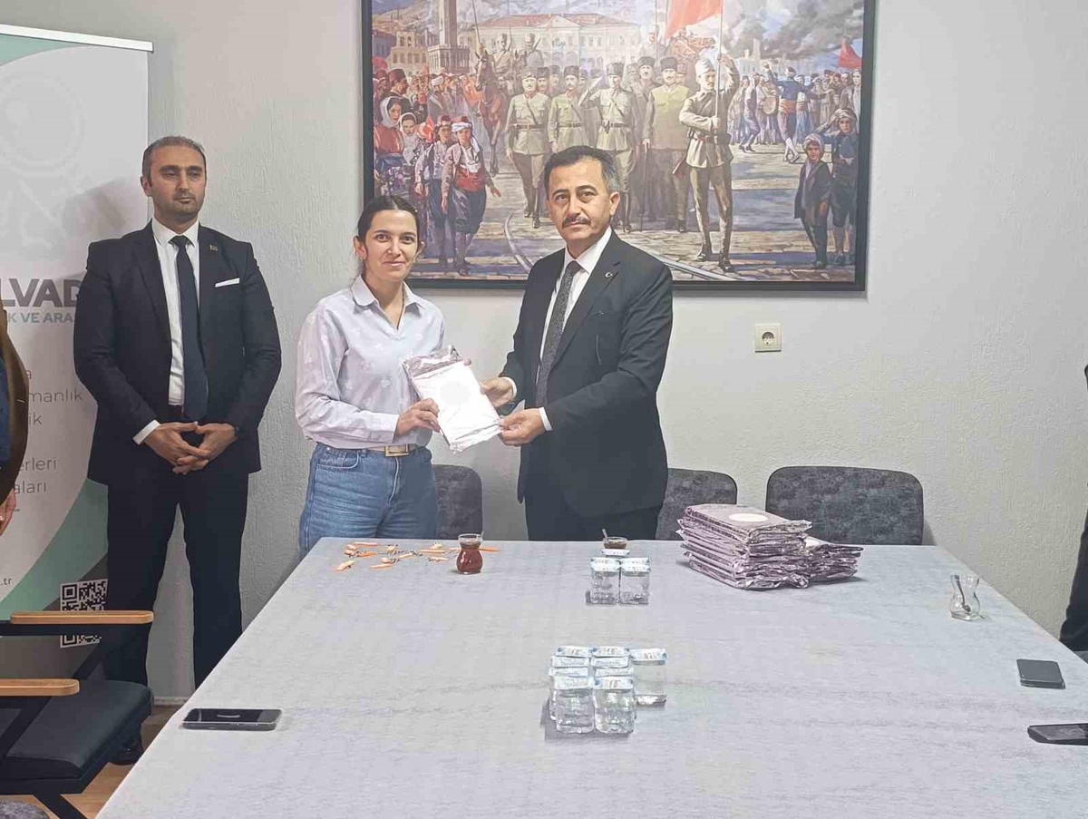 Afyonkarahisar Bolvadin\'de Keleş, Rehber Öğretmenler Günü\'nde rehberlere teşekkür etti