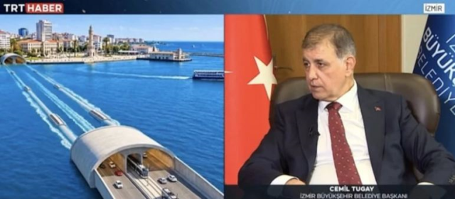 TRT ekranlarından duyurdu! AK Parti rozeti takan Cemil Tugay'dan İzmirlilere müjde