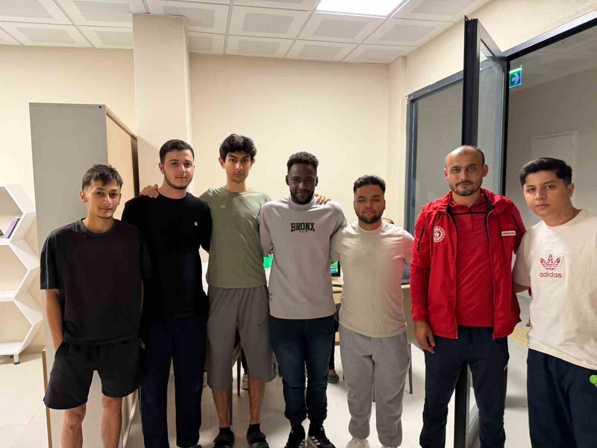 Akçakoca Erkek Öğrenci Yurdu\'nda konsol oyunları üniversitelileri kaynaştırdı