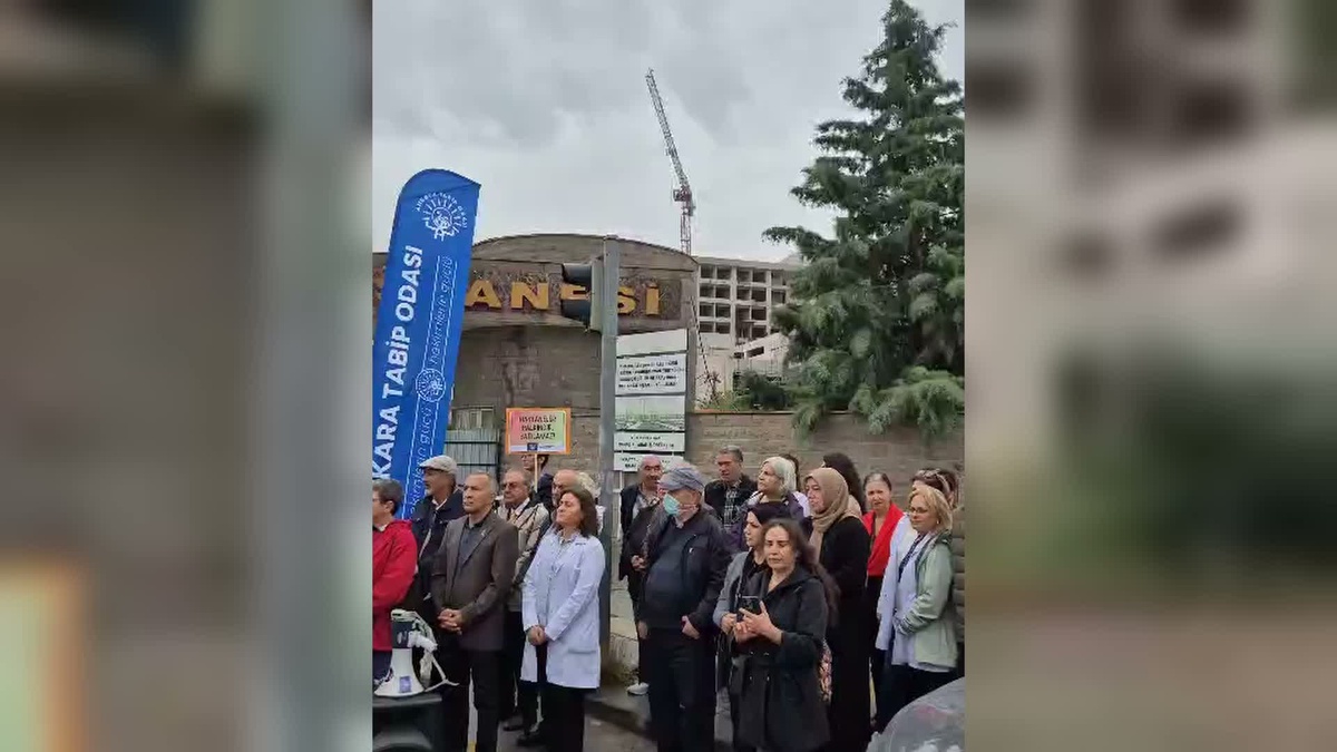 Hastanemi Açın Platformu, Ankara Onkoloji\'nin devrini hastane önünde protesto etti