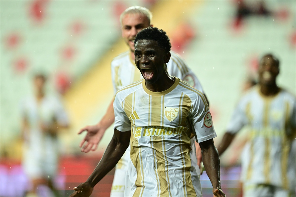 Özköylü, Antalyaspor\'un 4-0\'lık yenilgisinde üç sakat verdiklerini söyledi