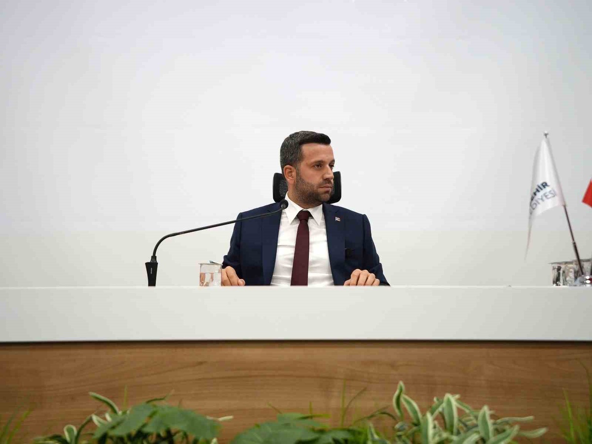 Ataşehir Belediyesi\'nin 12 milyar TL\'lik 2027 bütçesi oy birliğiyle kabul edildi
