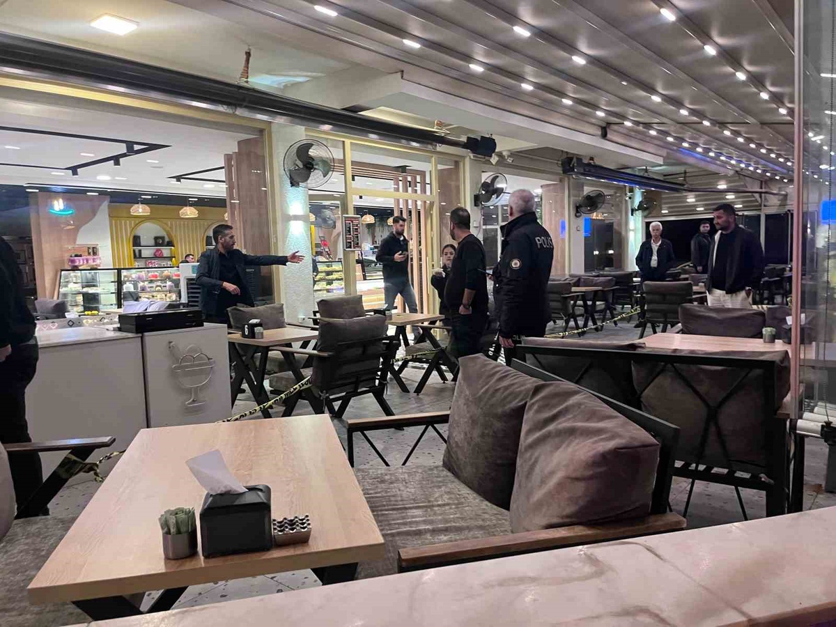 Aydın Efeler\'de kafede silahlı çatışma çıktı, iki şüpheli kaçtı