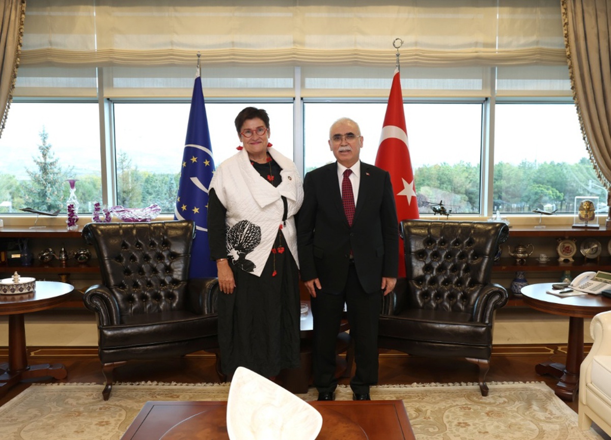 AYM Başkanı Özkaya, AKPM Başkanı Bayr ile Ankara\'da bir araya geldi