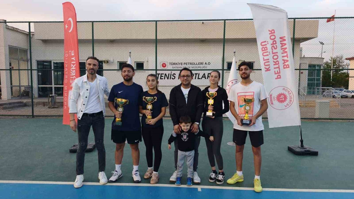 Batman\'da düzenlenen Amatör Spor Haftası tenis turnuvası 200 sporcuyla tamamlandı