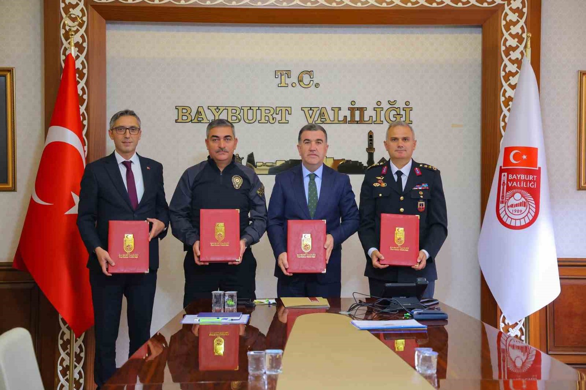 Bayburt\'ta 28 ortaokul için \'Trafikte Ben de Varım\' protokolü imzalandı