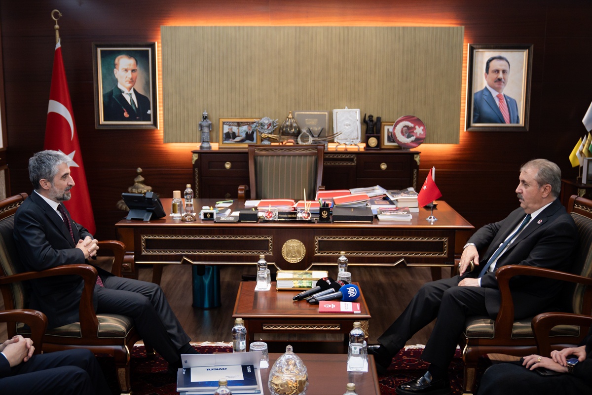 BBP Genel Başkanı Destici, TÜSİAD\'ın ekonomik büyümeye katkısını vurguladı