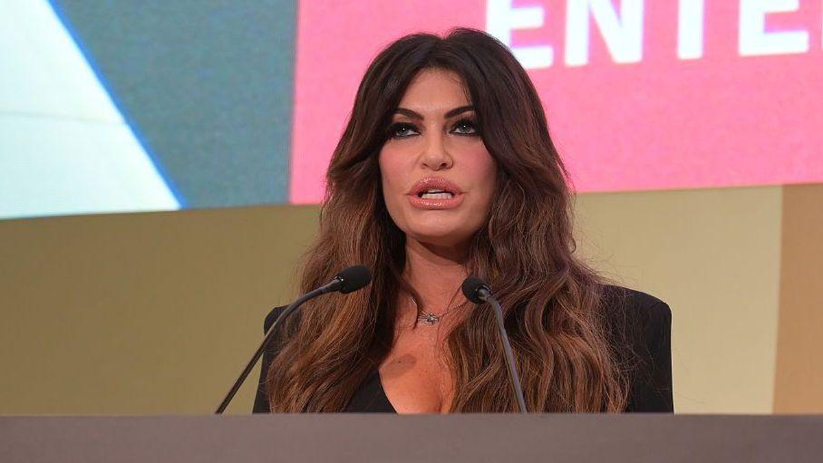 Trump, yolsuzluk iddiaları üzerine Yunanistan elçisi Guilfoyle\'un istifasını istedi
