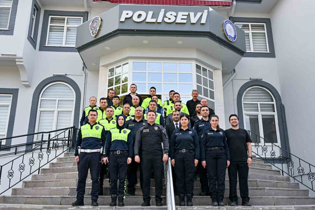 Bilecik İl Emniyet Müdürü Çağlar, Polisevi\'nde personelden çalışmaları dinledi