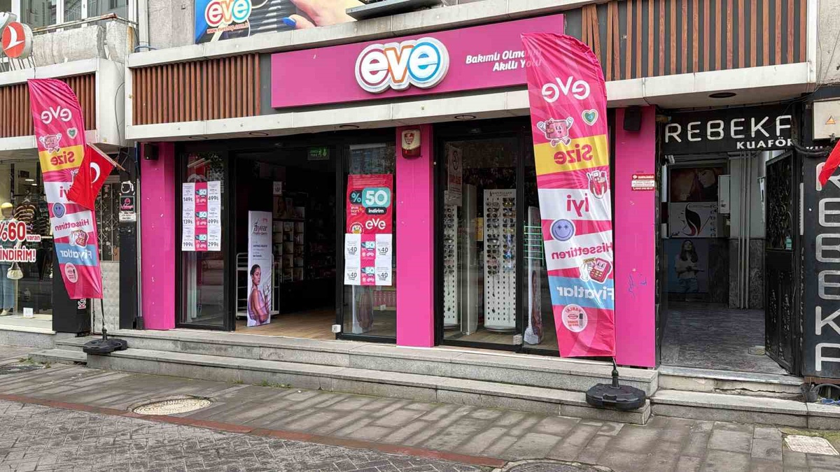 Bolu\'da kozmetik iş yerinde kablolardan yükselen dumanı itfaiye kontrol altına aldı
