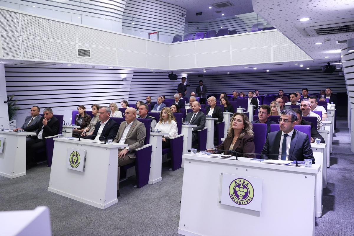 Buca Belediye Başkan Vekili Benzer, tasarruf ve verimlilik için bürokratlara seslendi