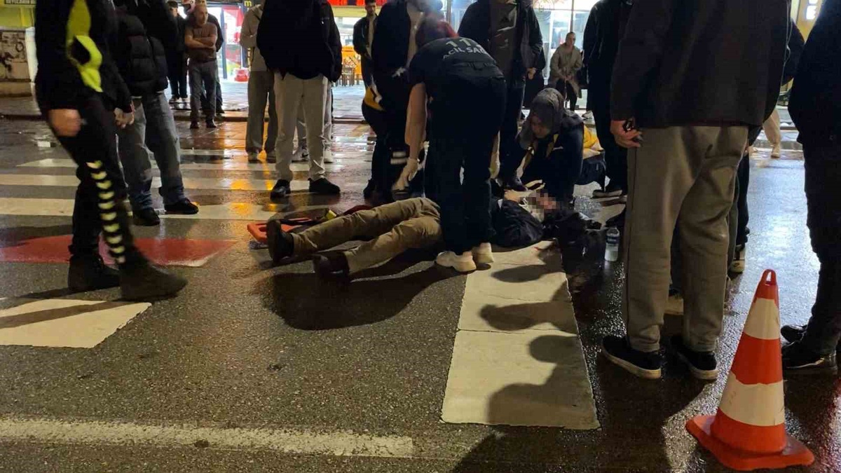 Bursa İnegöl\'de motosikletin çarptığı yaya ve 17 yaşındaki sürücü yaralandı