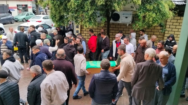 İnegöl'de otomobilin çarptığı 2 yaşındaki çocuk toprağa verildi