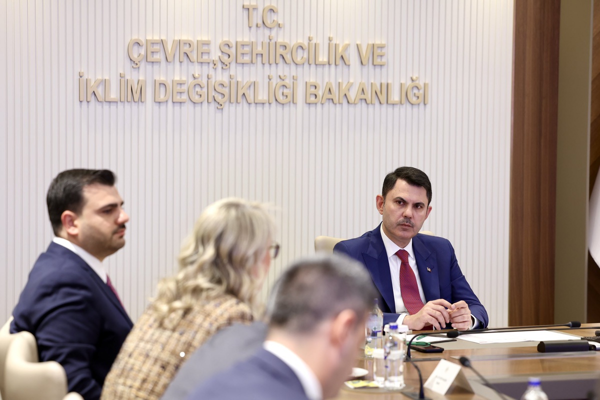 Bakan Kurum, İzmir\'in kentsel dönüşüm ve Körfez Eylem Planı\'nı bakanlıkta ele aldı