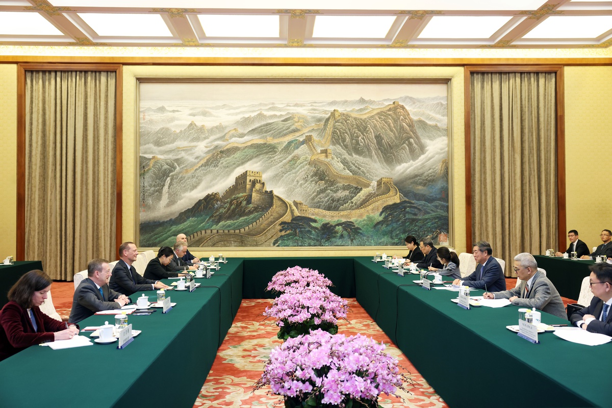 He Lifeng, Beijing\'de Bonne ile Çin-Fransa ve Çin-AB ekonomik ilişkilerini görüştü