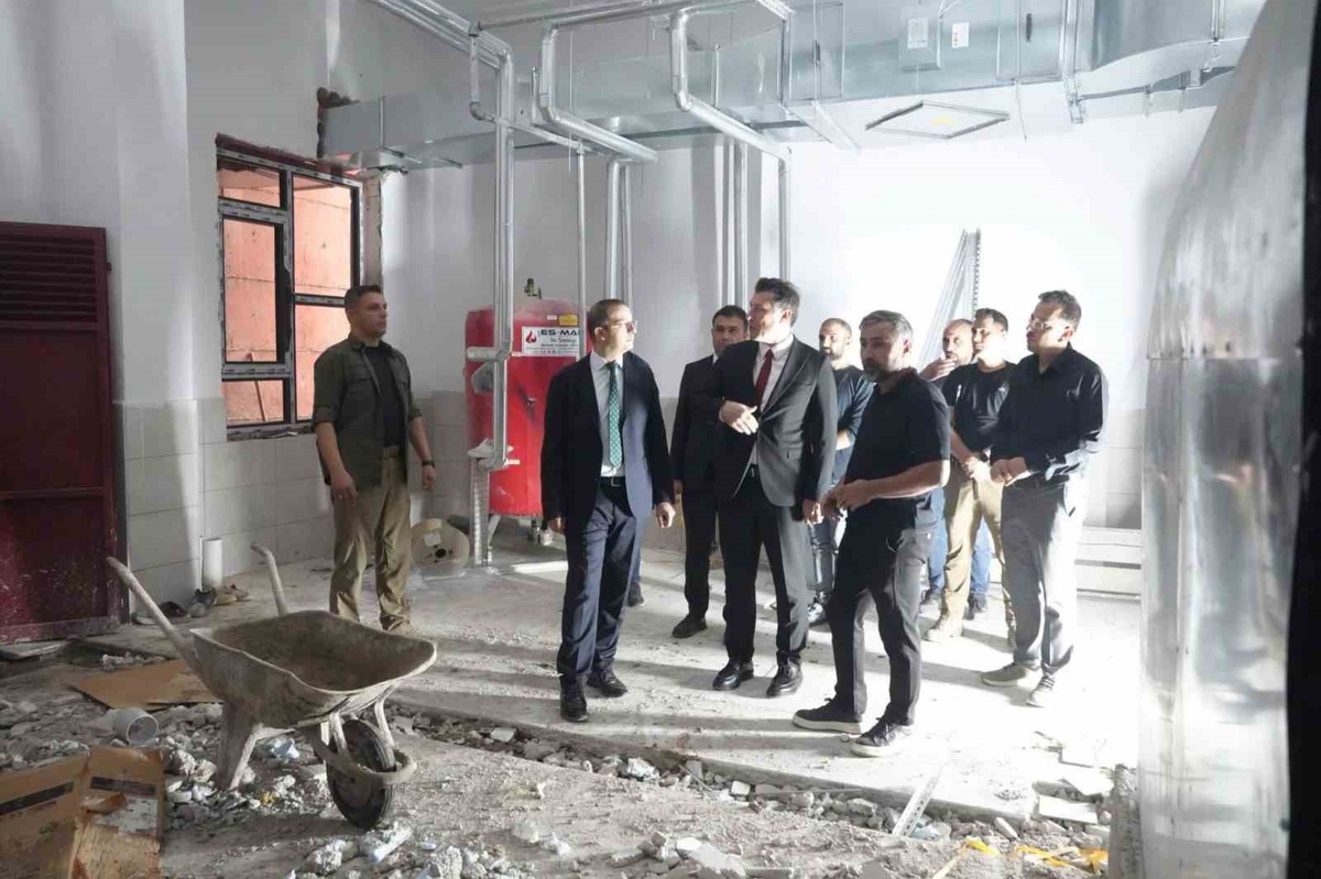 Cizre Kaymakamı Baycar, Atatürk İlkokulu ve Fatih Ortaokulu\'nda inceleme yaptı