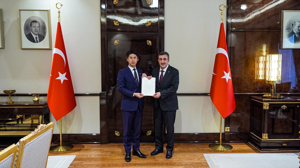 Cumhurbaşkanı Yardımcısı Yılmaz, Takaichi\'nin mektubunu Nakasone\'den aldı