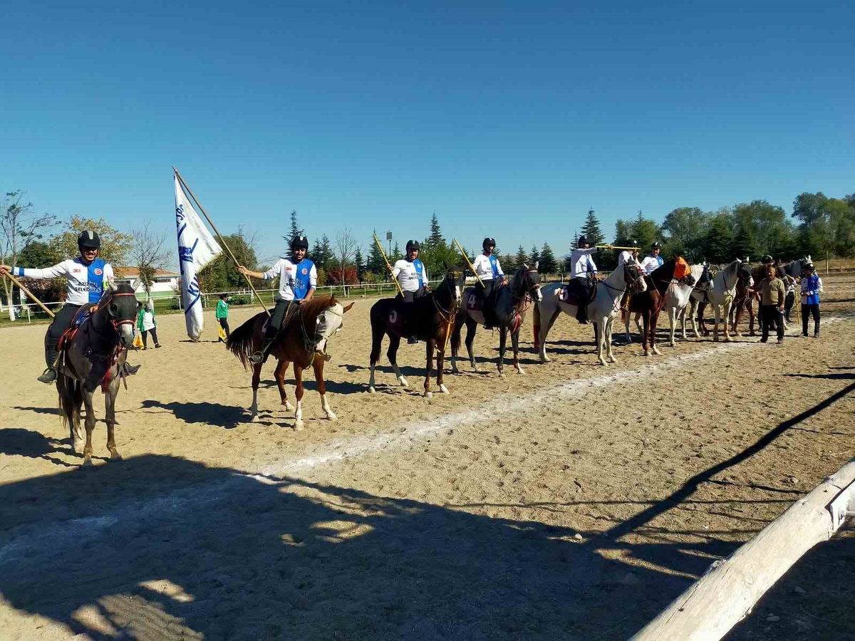 Erzurum Aziziye Şengel ACSK, 9 puanla B Grubu\'nu lider bitirip yarı finale yükseldi