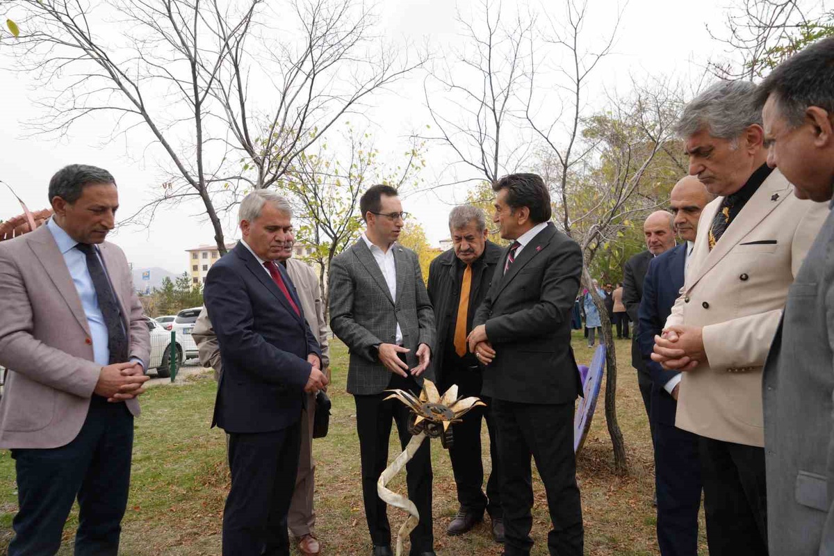 Erzurum\'da güzel sanatlar lisesinde depolardaki eserlerle sanat bahçesi açıldı
