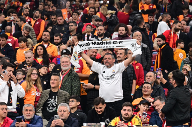 Galatasaray tribünlerinde Real Madrid sürprizi