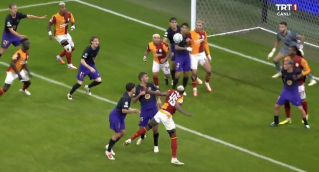 Galatasaray'ın iptal edilen golünde karar doğru mu? Ünlü hakem noktayı koydu