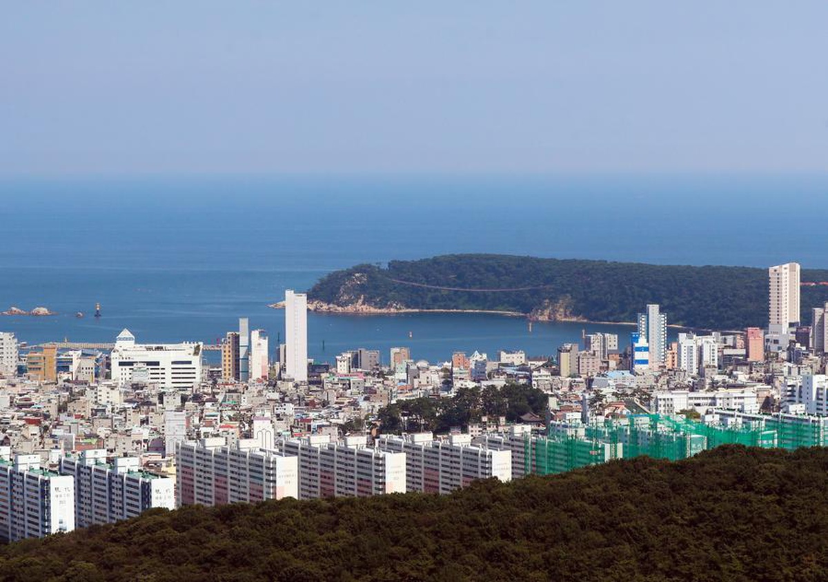 Ulsan\'da kimya fabrikası yangını söndürüldü, 7.000 işçi tahliye edildi