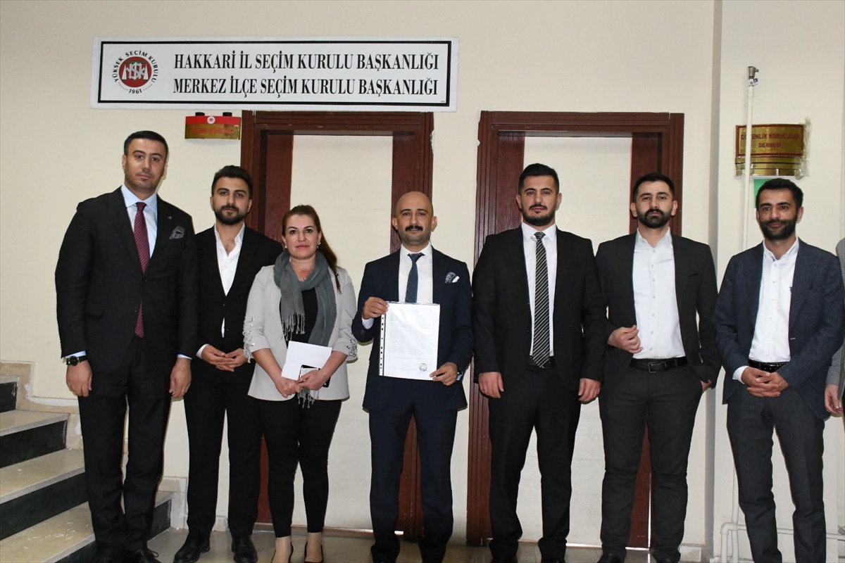 Hakkari Baro Başkanı Gülabi Seven mazbatasını aldı, hukukun üstünlüğünü vurguladı