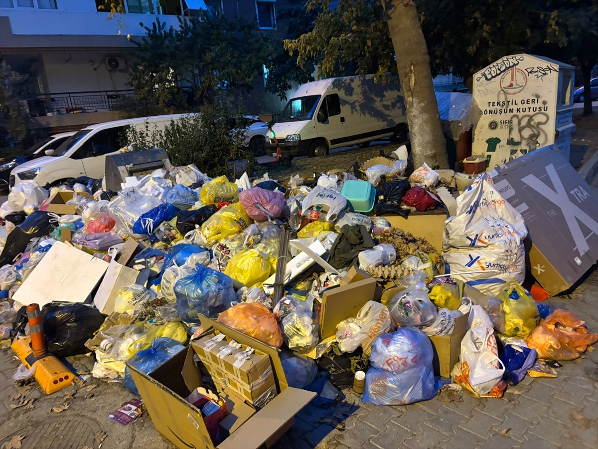 AK Partili Hasan Ünal, Karşıyaka Belediyesini çöp birikiminden sorumlu tuttu